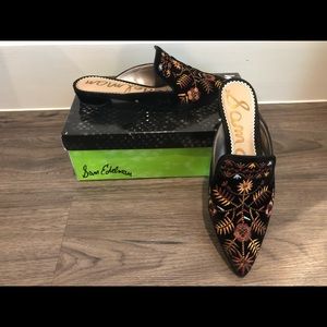 Sam Edelman Ansley Black Velvet Embroidered